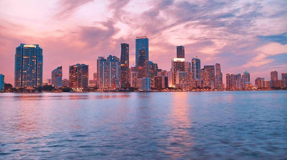 El Diario, Edición Semanal: Urbanizador de Miami enfrenta 37 cargos por fraude de $85 millones