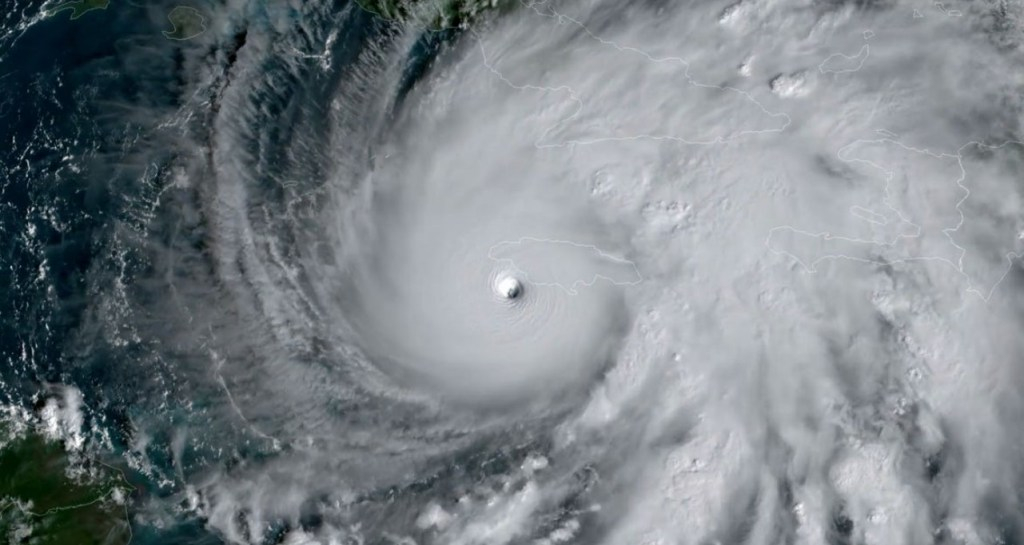Un ‘súper El Niño’ podría formarse a finales de este año. Así es como afectaría la temporada de huracanes.