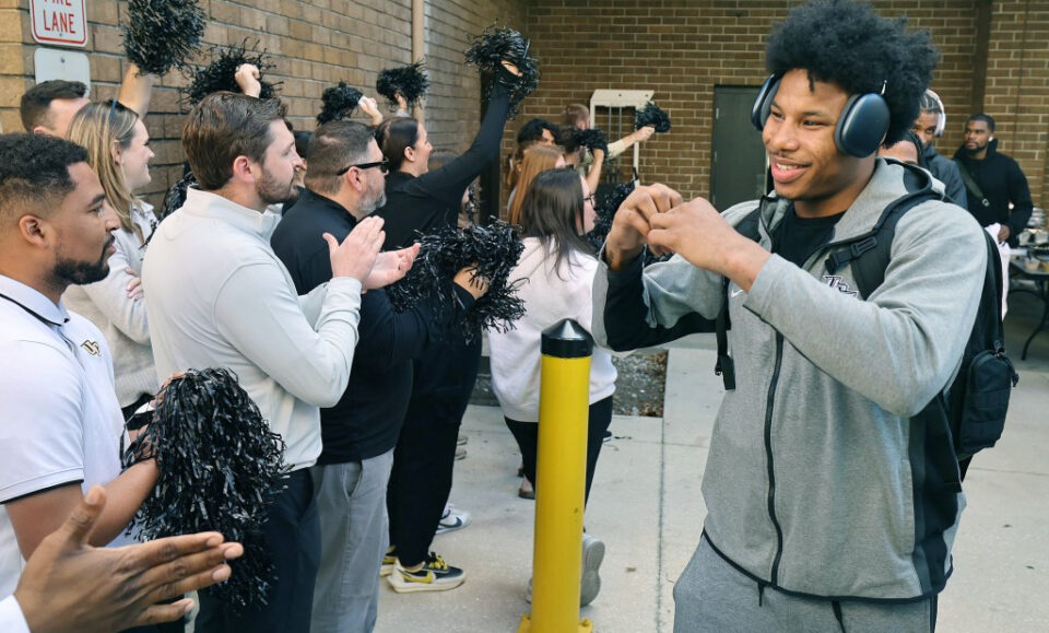 El viaje al torneo de la NCAA muestra cómo el baloncesto de la UCF continúa «soñando en grande»