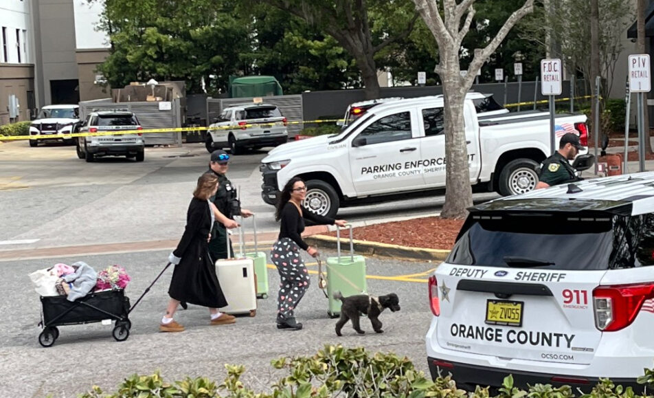‘Mantenlos a salvo’: Cientos de personas evacuadas de los apartamentos de Orange después de que se escucharan estallidos y se encontraran grietas