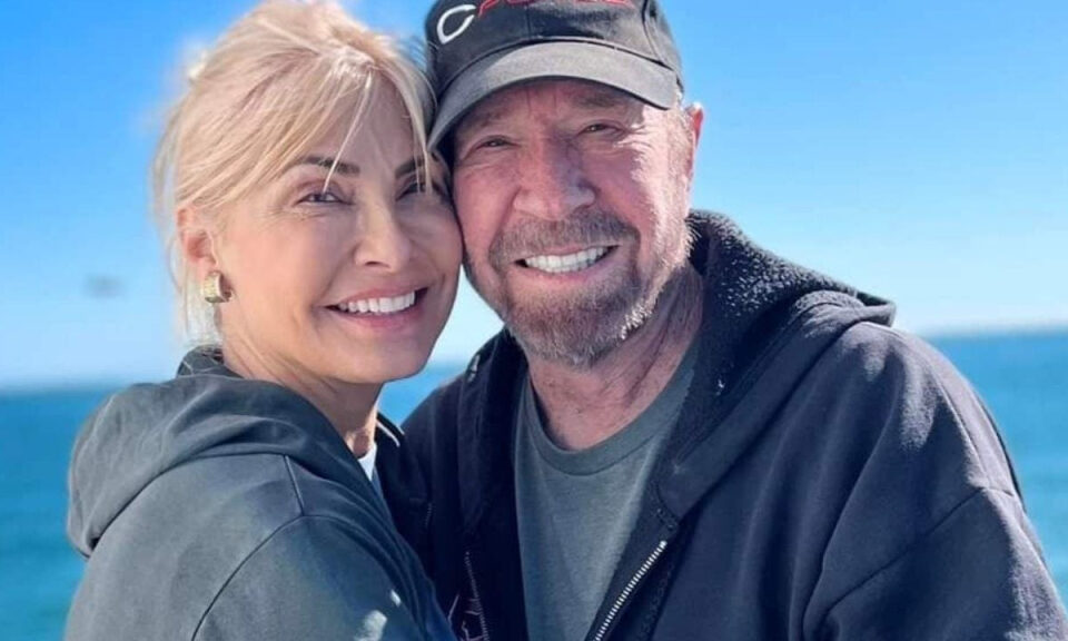 Chuck Norris se había retirado en 2017 para cuidar de su mujer 23 años menor