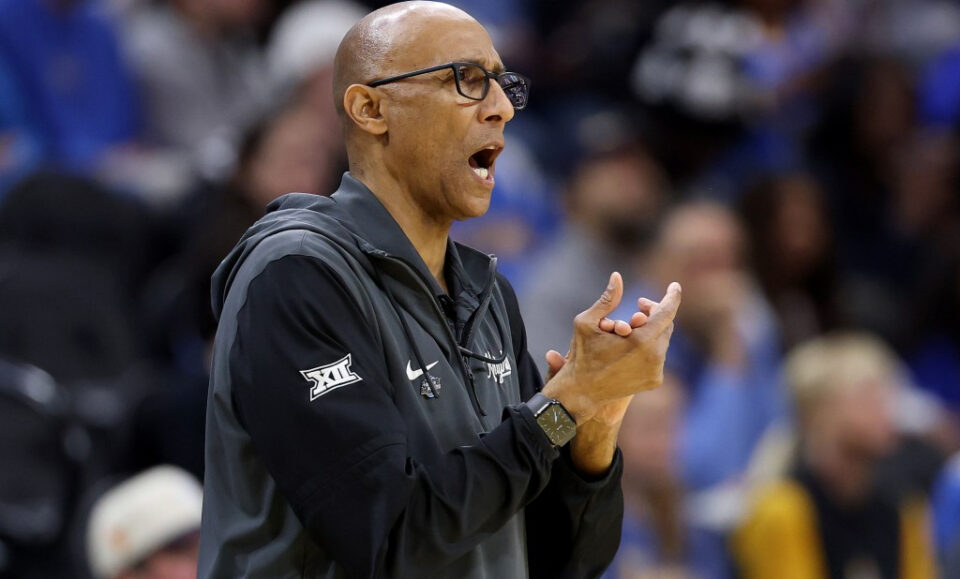 Bianchi: ¡Paga al hombre! El entrenador de la UCF, Johnny Dawkins, se ha ganado una extensión de contrato decente