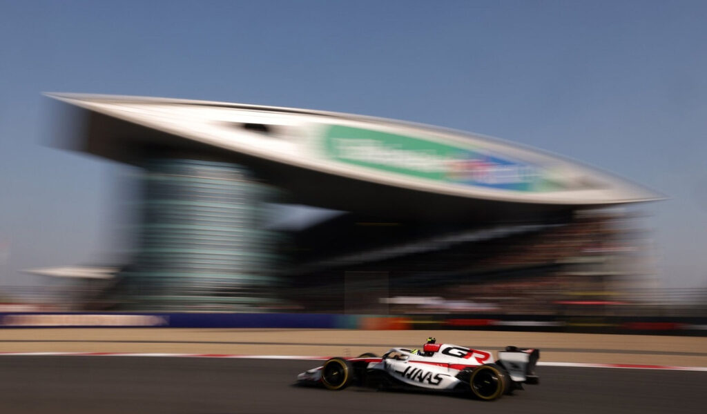 Bearman: Haas tiene una «excelente base» en cuanto al ritmo de carrera en la F1 2026