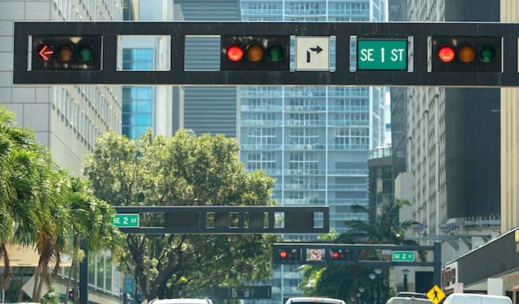 Miami busca sincronizar sus semáforos para acabar con el tráfico