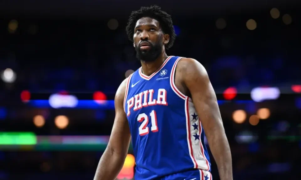 Las rodillas ya no molestan a Joel Embiid, pero ahora tiene otro grave problema | Sporting News Argentina