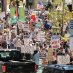 Las manifestaciones «No Kings» en Florida Central atraen multitudes