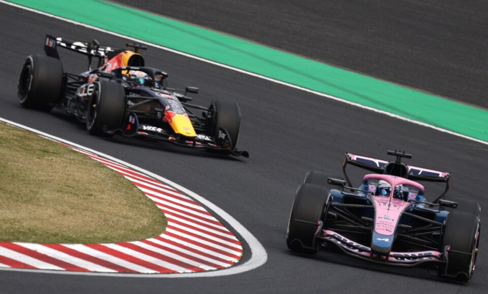 El sarcástico saludo de Max Verstappen a Pierre Gasly en el GP de Japón de F1