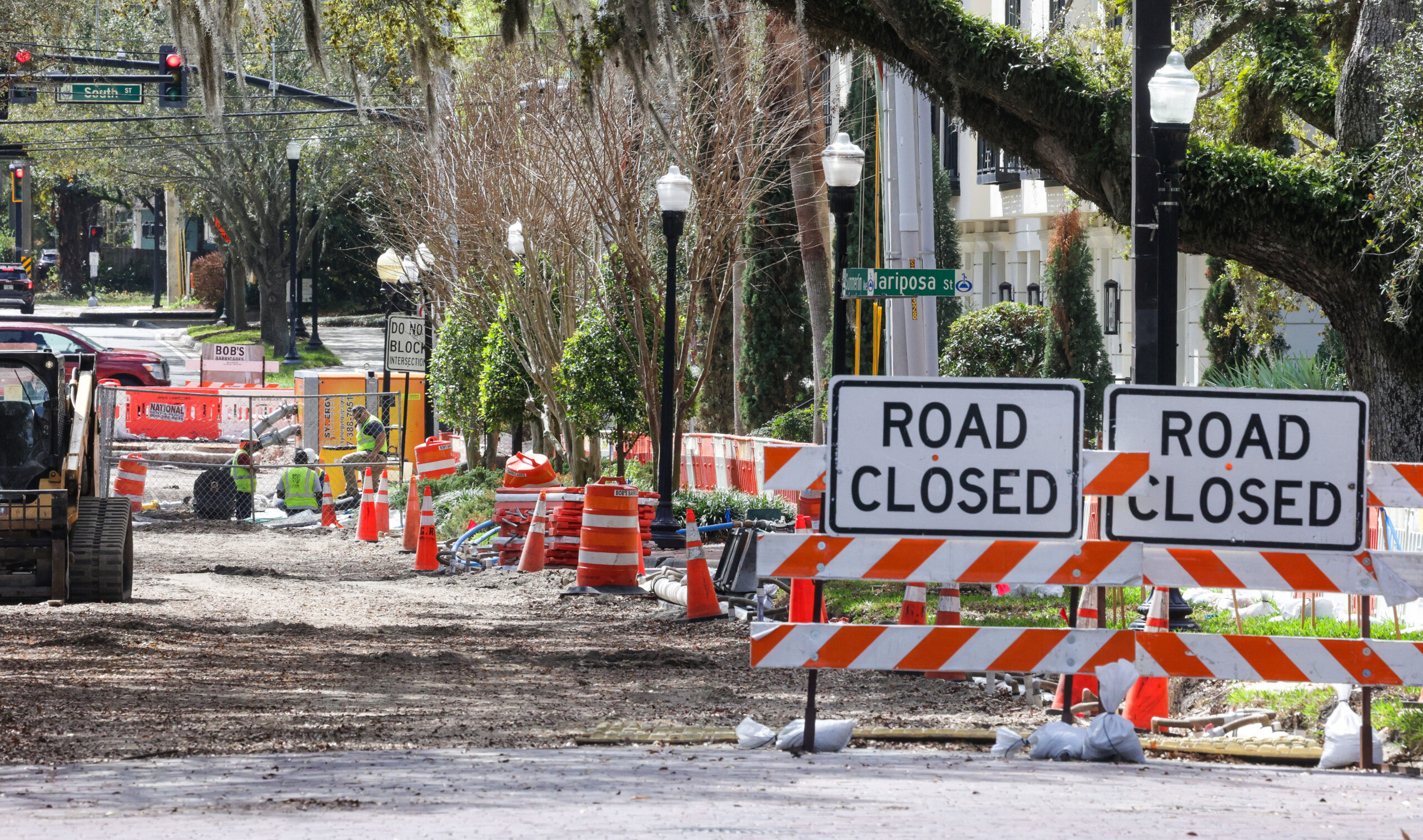 Como se ve desde Central Blvd. En Thornton Park, la construcción continúa en Summerlin Avenue en Orlando, el miércoles 4 de marzo de 2026, con el reemplazo de las tuberías de alcantarillado y aguas pluviales como parte de un proyecto de 3 años. Un estudio reciente de Pep Boys clasificó a Orlando como la que tiene las peores carreteras de EE. UU. según datos de servicios de reparación de vehículos relacionados con carreteras. (Joe Burbank/Orlando Sentinel)