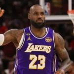 La clasificación de Los Angeles Lakers a Playoffs le asegura otro récord a LeBron James: ¿a qué leyenda alcanzó? | Sporting News Argentina