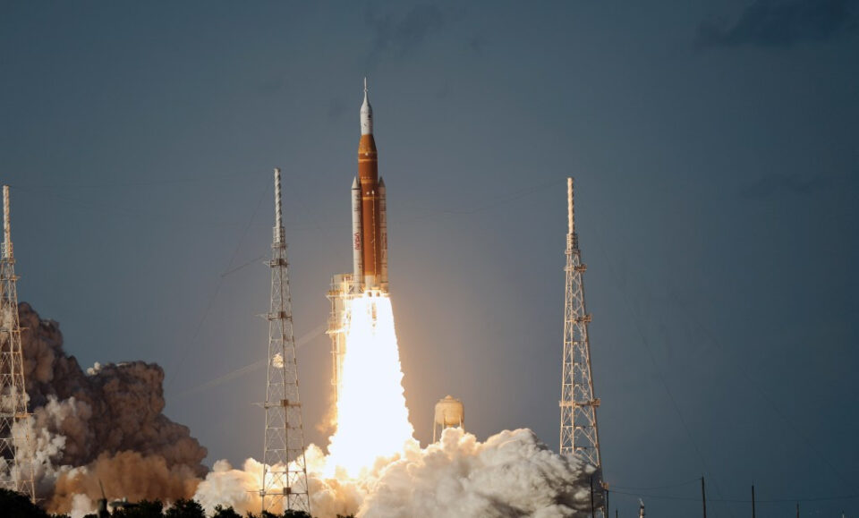 Imágenes: Artemis II se lanza en una misión histórica