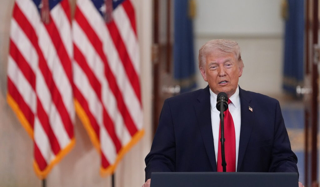 Trump dice que las fuerzas estadounidenses «terminarán el trabajo» en Irán tan pronto como «los objetivos estratégicos centrales estén a punto de completarse».