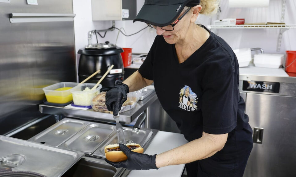¿Recuerdas la tienda de sándwiches de Coney Island? Tenemos buenas noticias.