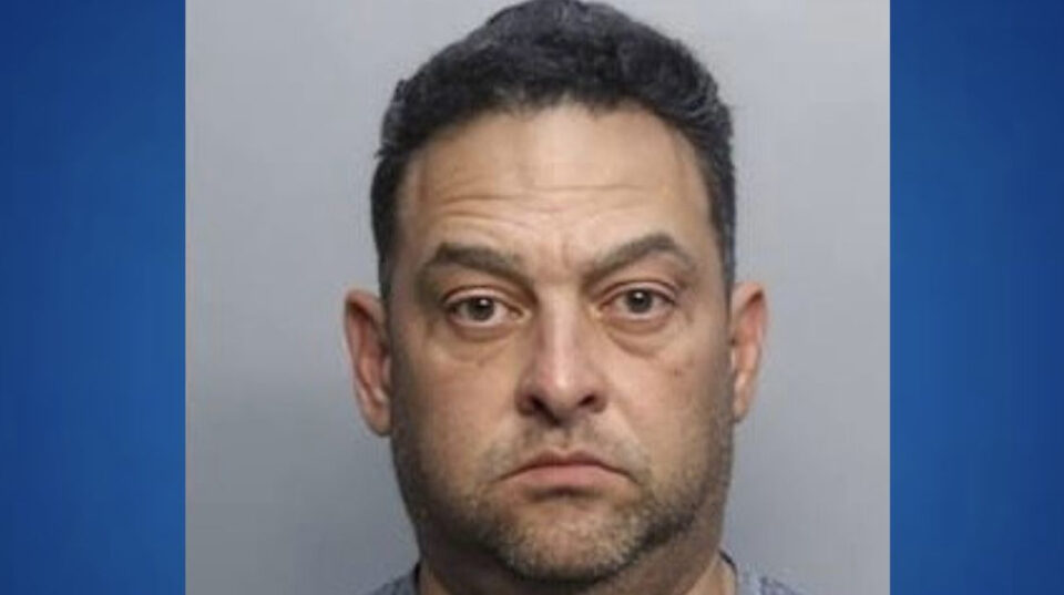 Arrestan a contratista en Miami-Dade acusado de cobrar más de $200 mil por obra que nunca realizó