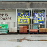 Dos populares ferreterías de Florida Central cerrarán cuando sus propietarios se jubilen