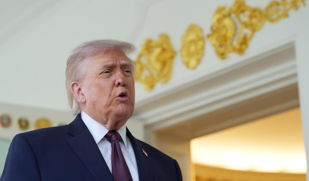 Se están realizando esfuerzos para una segunda ronda de conversaciones entre Estados Unidos e Irán mientras los barcos informaban que transitaban por el Estrecho de Ormuz.