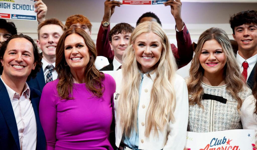 El impulso de Turning Point USA a las escuelas secundarias en los estados republicanos satisface las preocupaciones sobre la libertad de expresión y la religión