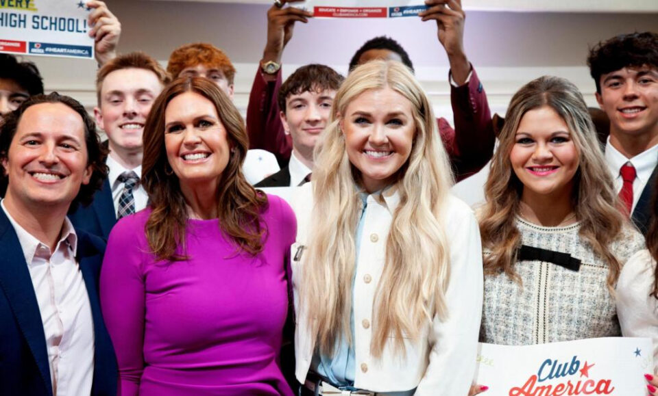 El impulso de Turning Point USA a las escuelas secundarias en los estados republicanos satisface las preocupaciones sobre la libertad de expresión y la religión