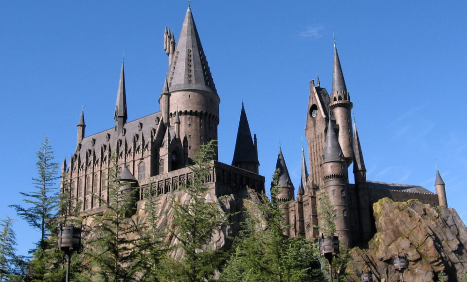 Universal cubre el castillo de Harry Potter: qué hay detrás de esta medida