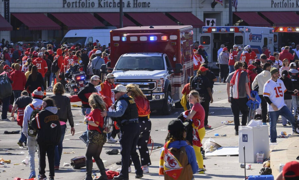 Revelan las causas del tiroteo en desfile de Kansas City Chiefs