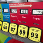 Editorial: DeSantis podría dar a los floridanos un respiro con el recorte del impuesto a la gasolina