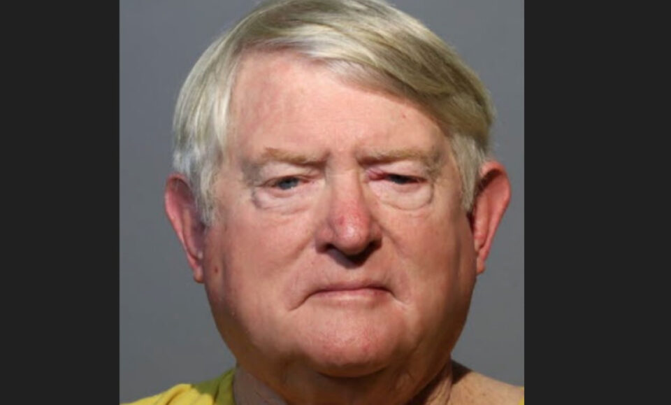 La compañía de fianzas Orange ayudó al propietario a obligar a mujeres encarceladas a tener relaciones sexuales, según afirma una demanda