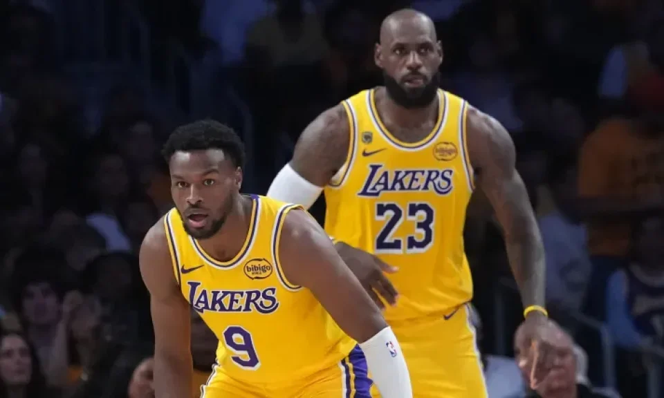 Inoxidable: a los 41 años, LeBron James lidera a Lakers a otro triunfo en Playoffs ante unos Rockets sin Durant | Sporting News Argentina