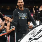 Dónde y cómo ver en vivo y gratis Spurs vs. Trail Blazers hoy: TV y streaming online del Juego 2 por los NBA Playoffs 2026 | Sporting News Argentina