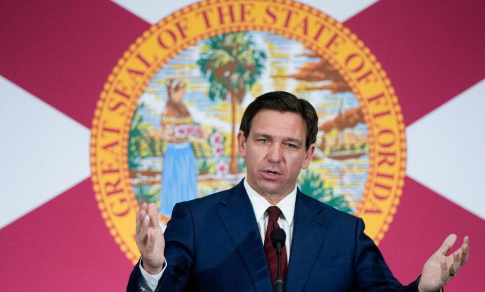 DeSantis firma ley que pone dinero estatal detrás de los vertipuertos