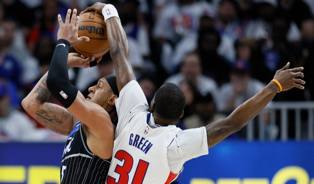 Bianchi: ¡Oye, Magic, los Pistons te acaban de dar un puñetazo en la boca! ¿Cómo vas a responder?