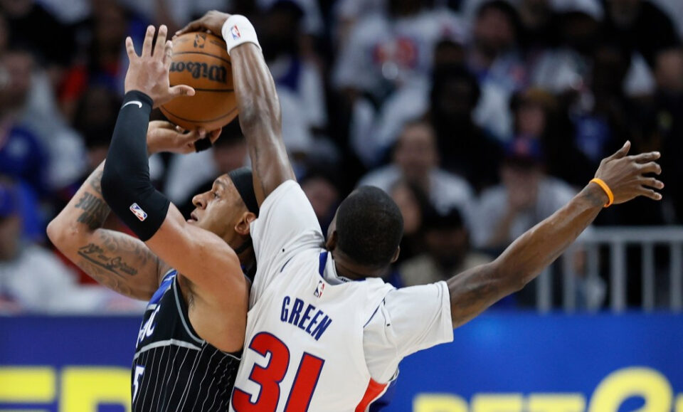 Bianchi: ¡Oye, Magic, los Pistons te acaban de dar un puñetazo en la boca! ¿Cómo vas a responder?
