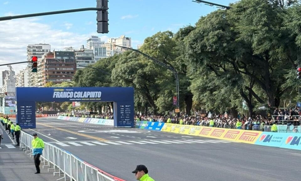 Miles de fans ya están listos para el Road Show de Franco Colapinto en Buenos Aires
