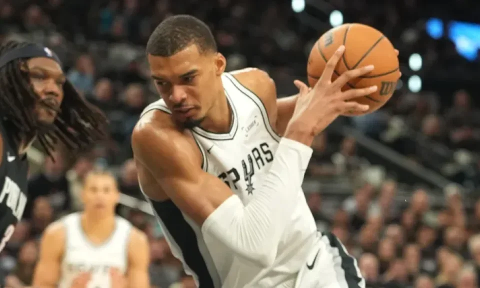 Wembanyama regresa con una lluvia de «stocks» para guiar la victoria de los Spurs en Portland | Sporting News Argentina