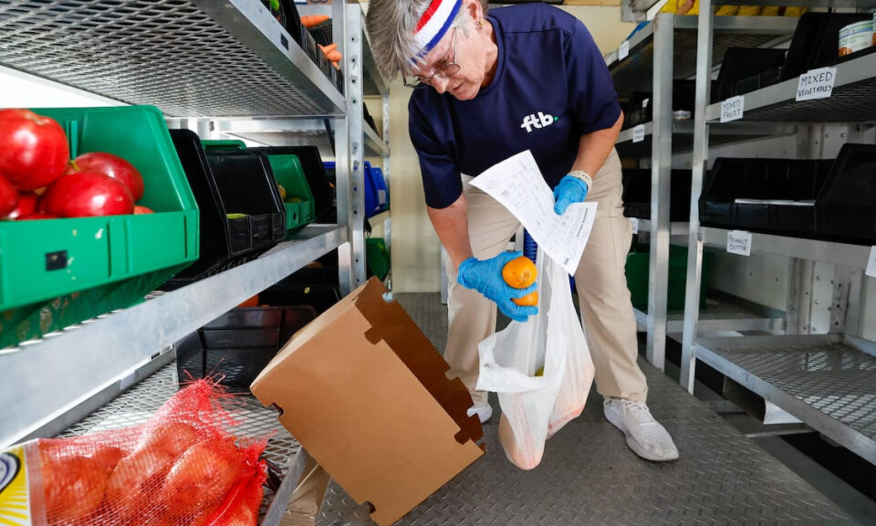Una organización sin fines de lucro de Tampa Bay está llevando alimentos baratos a más paradas en el camino