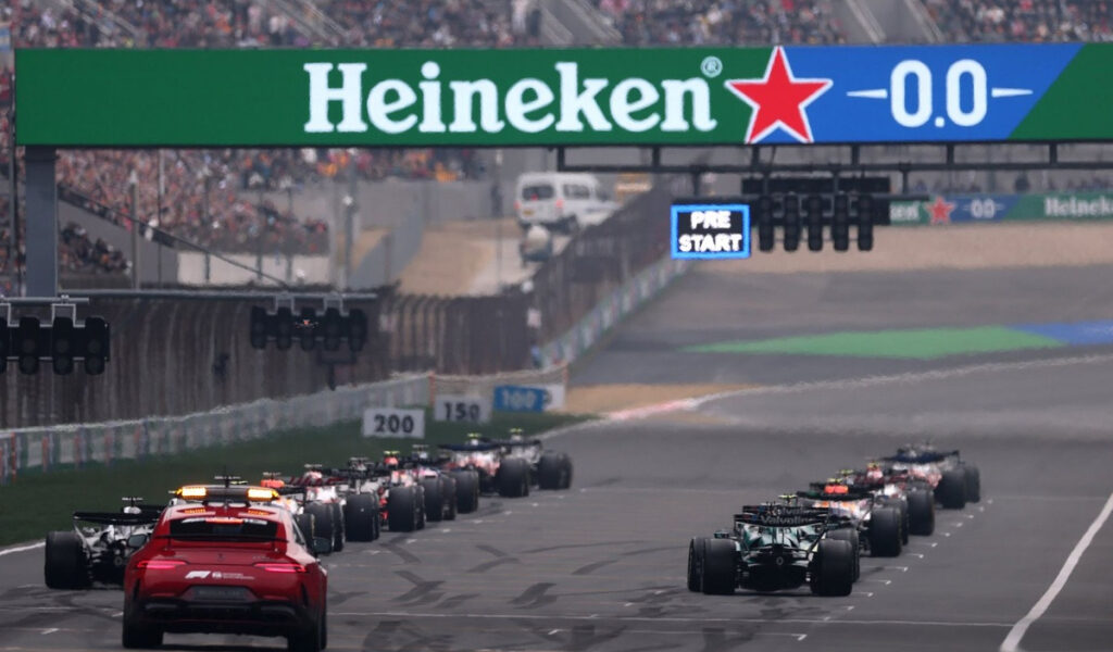 Por qué FIA quería penalizar a los pilotos por activar el sistema de seguridad en la arrancada