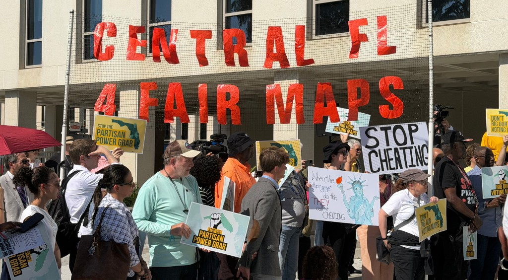 ‘Claramente deliberado’: DeSantis recorta el distrito demócrata del Congreso de mayoría hispana en Florida