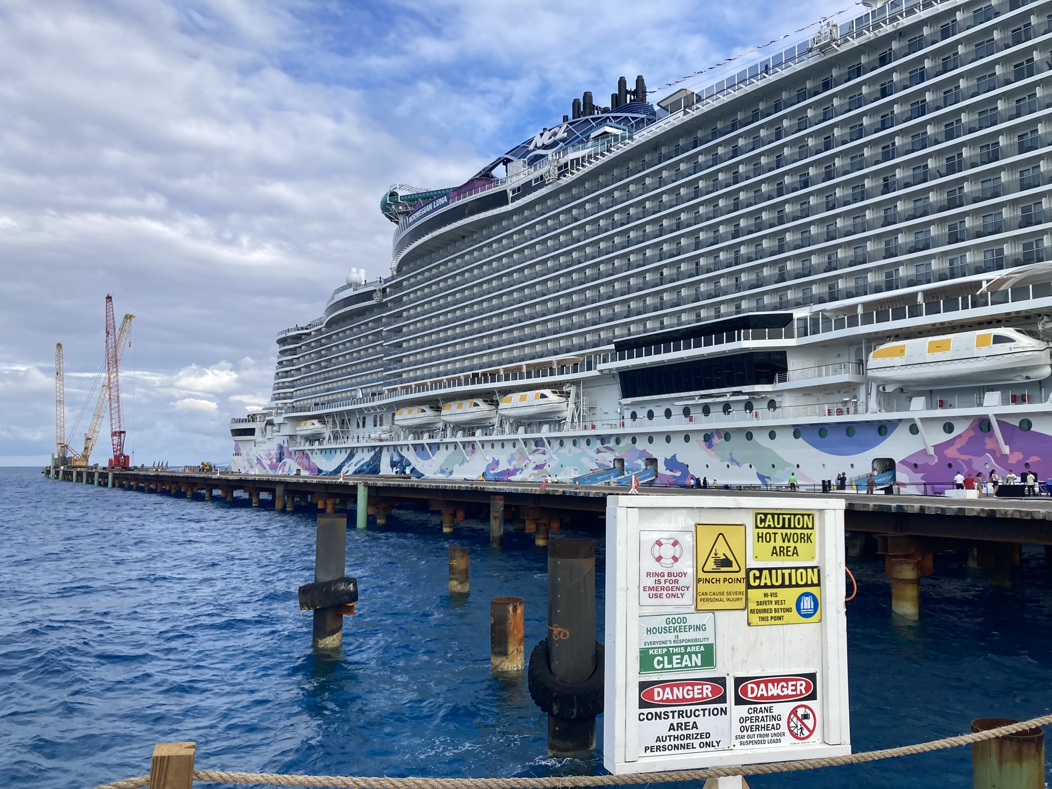 El nuevo barco de Norwegian Cruise Line, el Norwegian Luna, aprovecha...