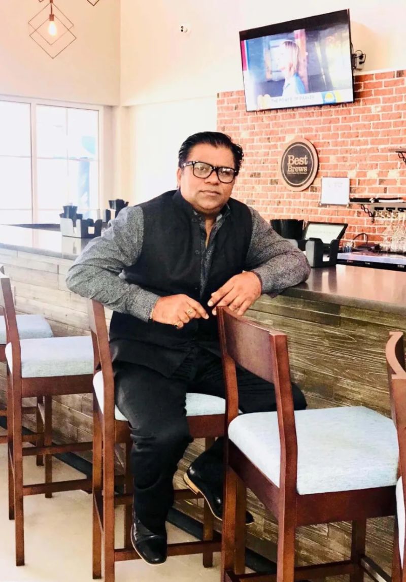 Jan Gautam, CEO de IHRMC Hotels & Resorts, emplea a más de 500 haitianos con TPS en sus propiedades en Florida.