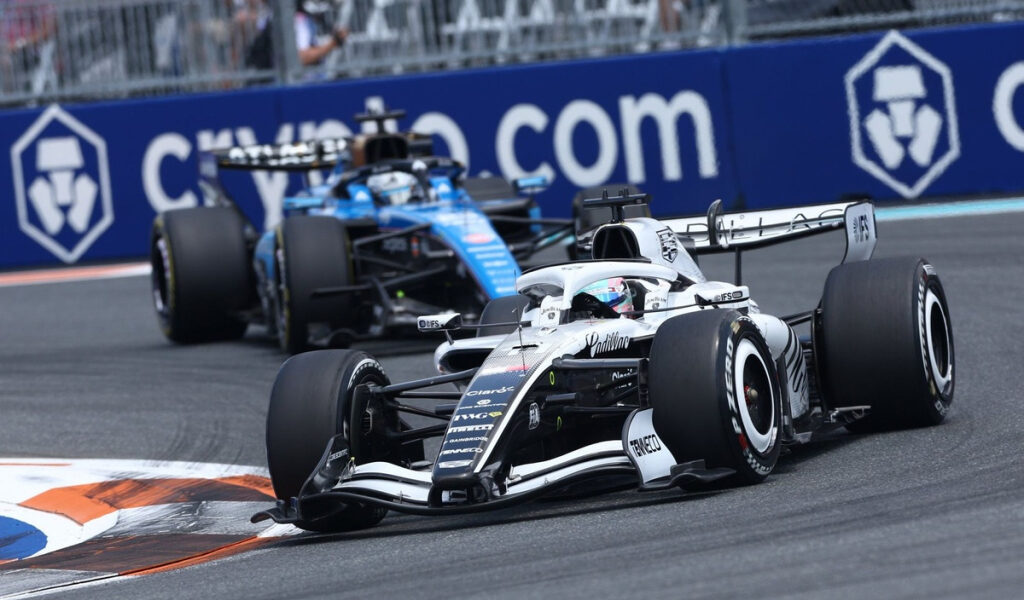Checo Pérez: fallamos con los neumáticos duros en la sprint de Miami, pero hay un avance