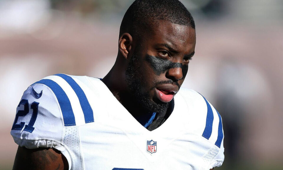 Muere Vontae Davis, estrella de la NFL con los Dolphins y Colts, a los 35 aos