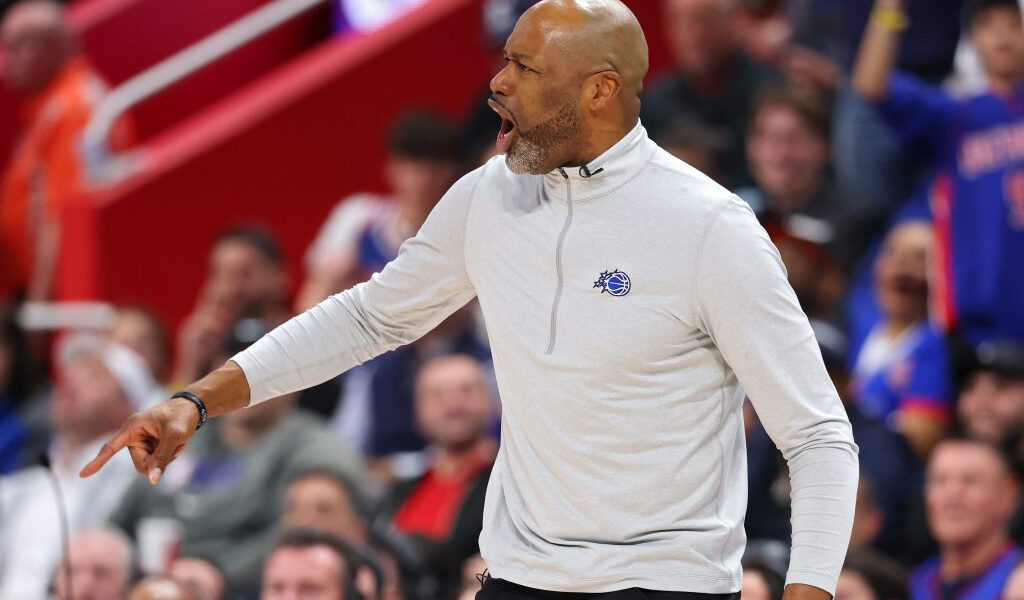 El Magic despide a Jamahl Mosley después de cinco temporadas, tercera salida consecutiva en primera ronda