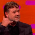 «Siempre empezaba con un tono un poco brusco»: Michael Jackson pasó años haciendo bromas telefónicas a Russell Crowe cuando ni siquiera se conocían