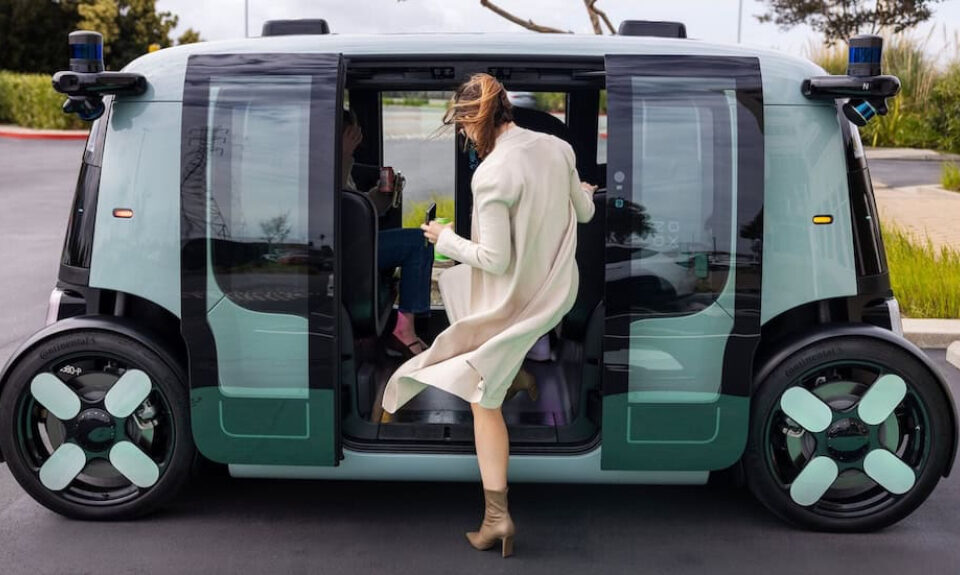 Zoox comenzó pruebas de sus robotaxis en Miami