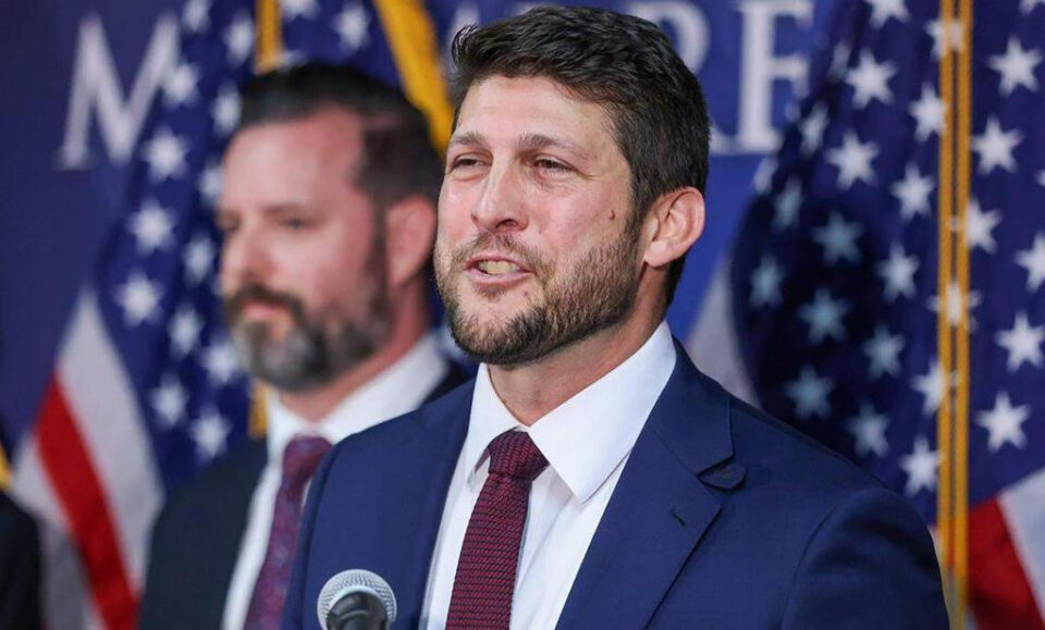 Florida AG dice que la subrogación es trata de personas, con grandes implicaciones para las familias