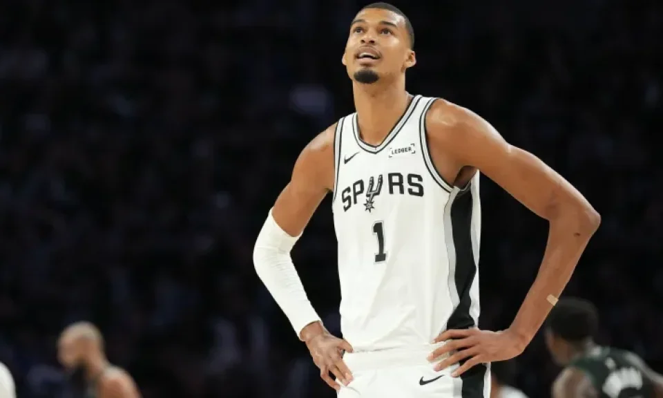 Por qué expulsaron a Wembanyama en el cuarto partido entre Timberwolves vs. Spurs | Sporting News