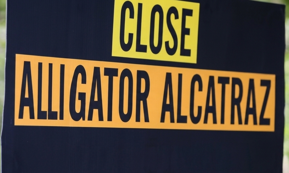 DeSantis respalda posible cierre de Alligator Alcatraz en los Everglades