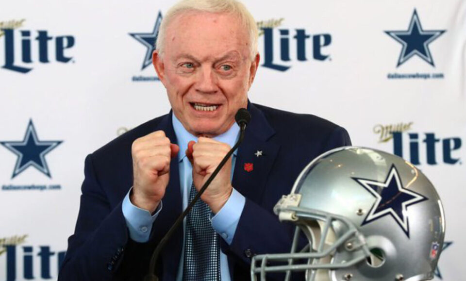 Cowboys liberan $30 millones de tope salarial, reestructuran contratos de Dak Prescott y Zack Martin