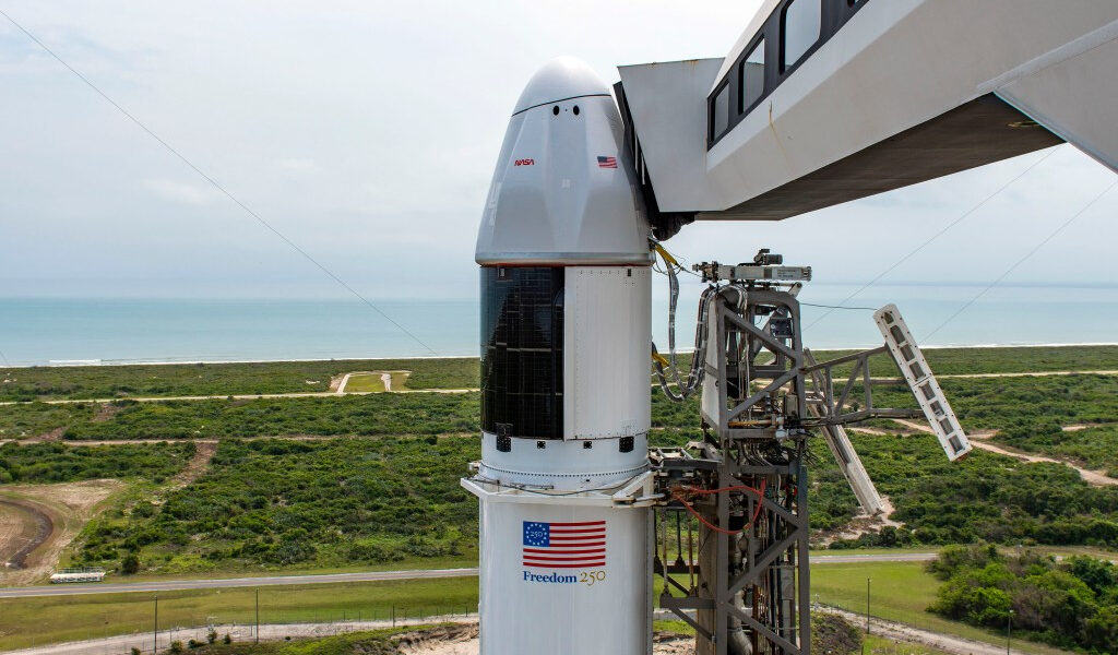 Es posible que se produzcan explosiones sónicas en el reintento del miércoles del lanzamiento de SpaceX a la estación espacial
