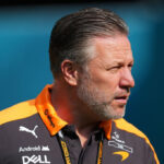 Zak Brown escribe a FIA preocupado por las negociaciones de Mercedes y Alpine
