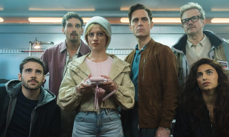 «En esta temporada hay más comedia, pero también más violencia»: ‘Berlín’ se va a una ciudad llena de luz para volverse más oscura