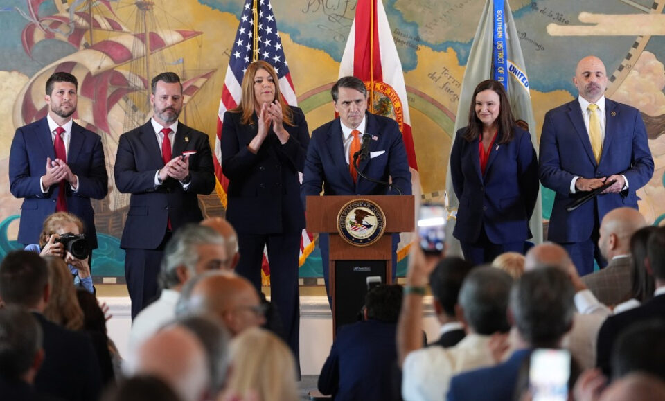 Estados Unidos anuncia cargos contra el exlíder cubano Raúl Castro por el derribo de un avión en 1996